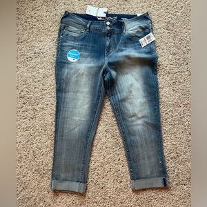 Wallflower Ultra fit Crop Jeans